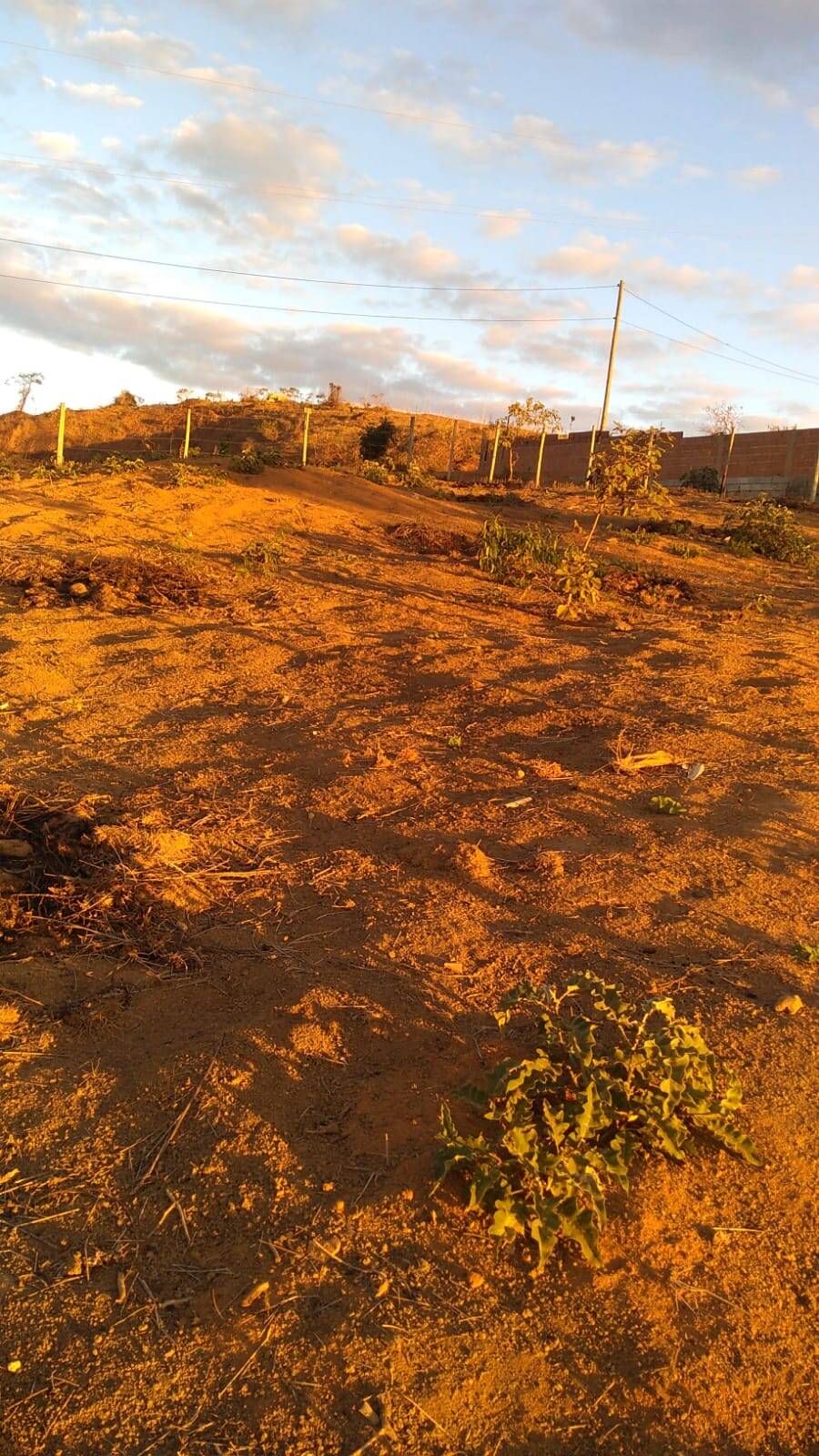 VENDE-SE TERRENO CRECI 42.187 CONTATO (33) 999228110 OU (33) 3521-0872
