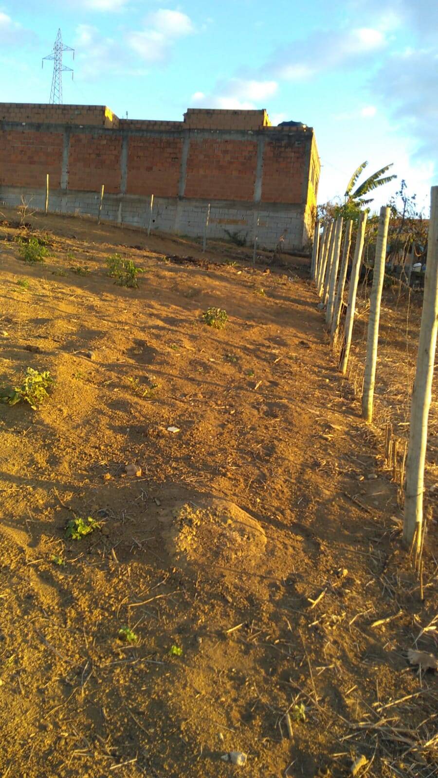 VENDE-SE TERRENO CRECI 42.187 CONTATO (33) 999228110 OU (33) 3521-0872