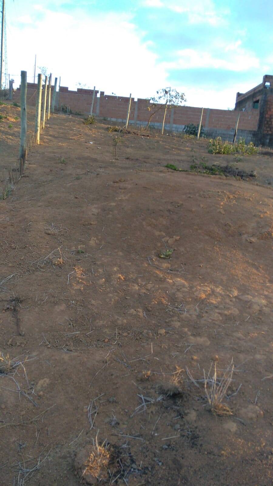 VENDE-SE TERRENO CRECI 42.187 CONTATO (33) 999228110 OU (33) 3521-0872