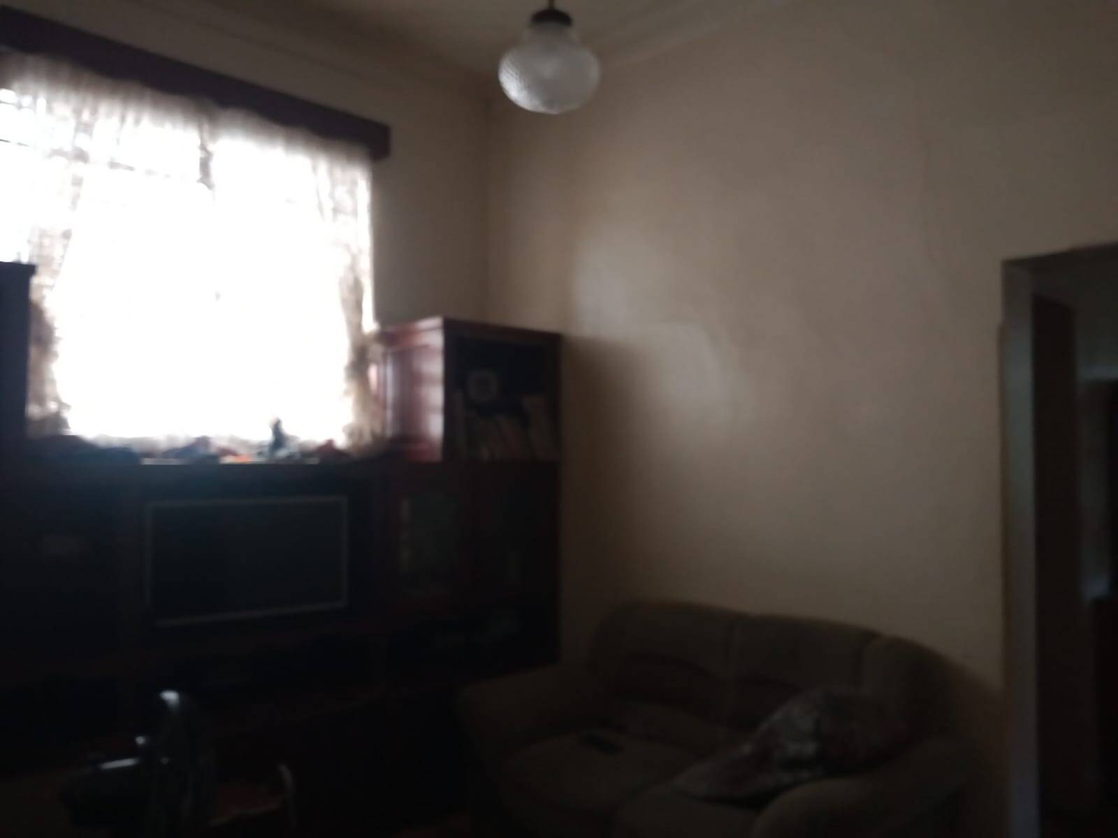 VENDE -SE CASA NO CENTRO DE T. OTONI