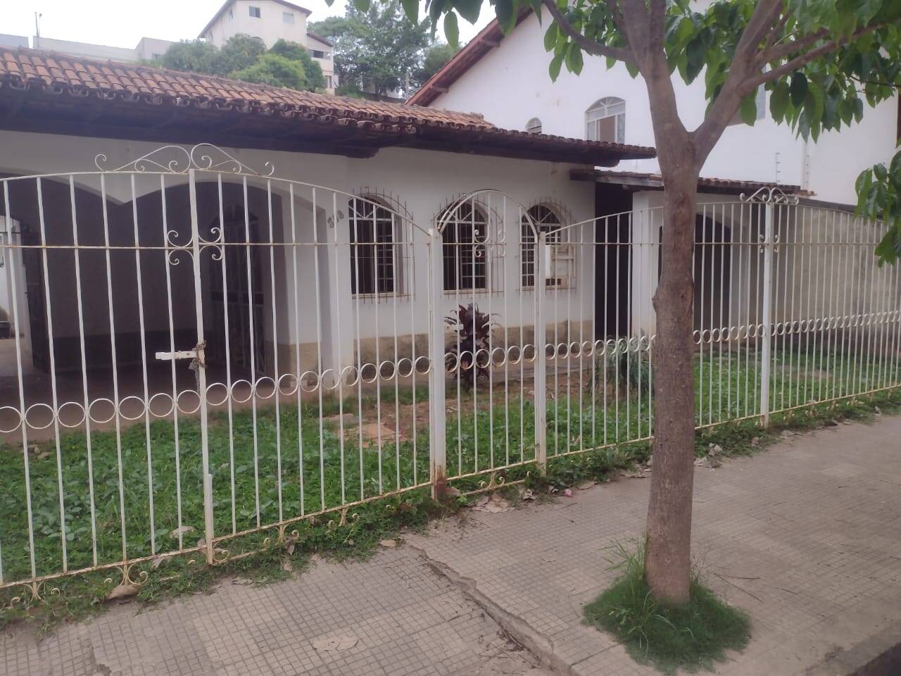Vende-se casa CRECI/MG 42187