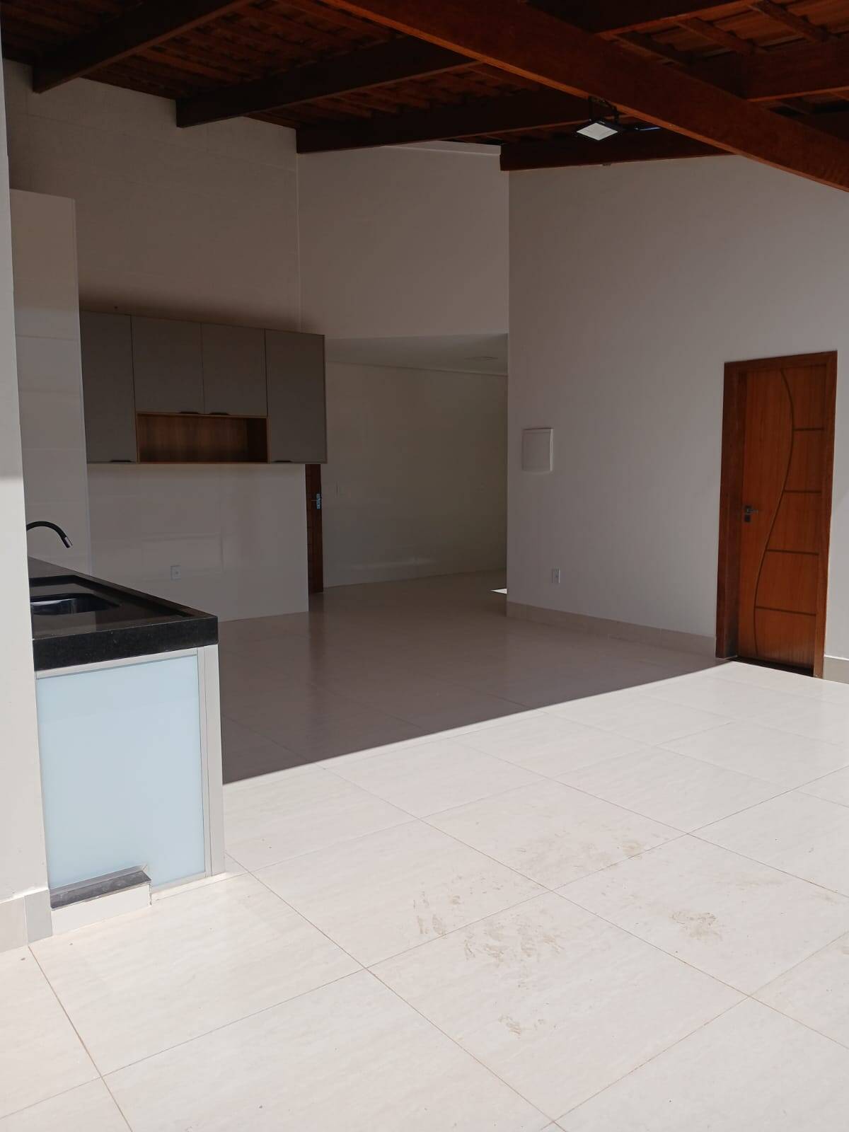 Alugo apto no 3º andar com cobertura