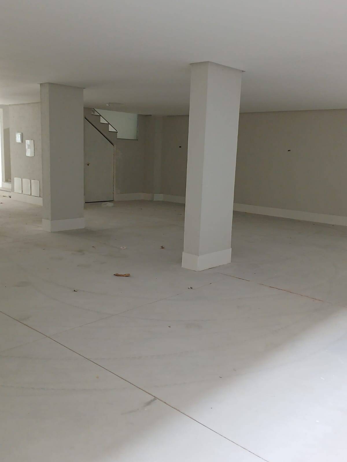 Alugo apto no 3º andar com cobertura