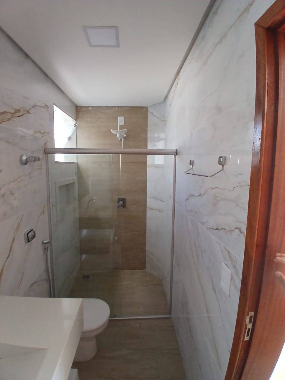 Alugo apto no 3º andar com cobertura