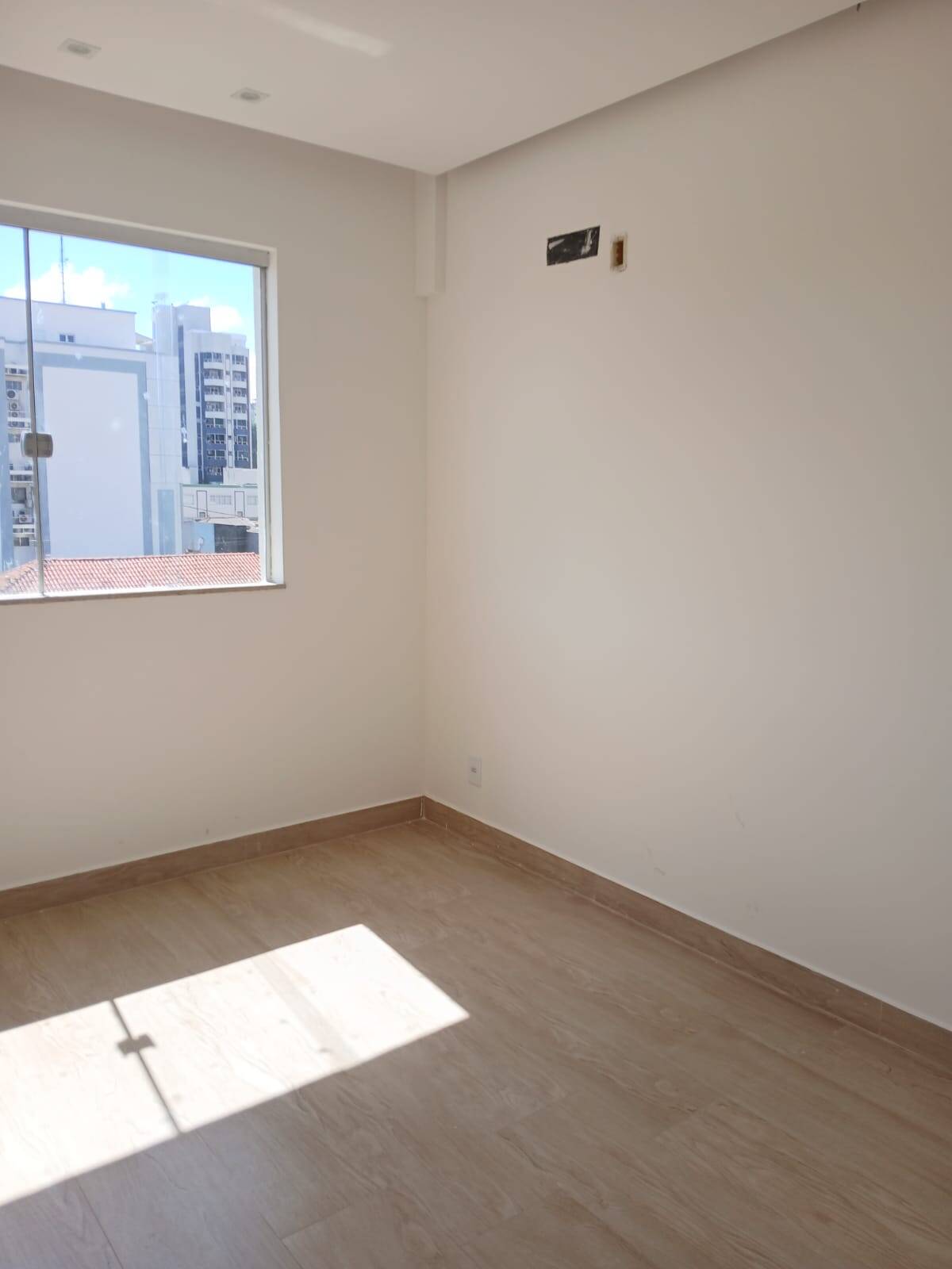 Alugo apto no 3º andar com cobertura