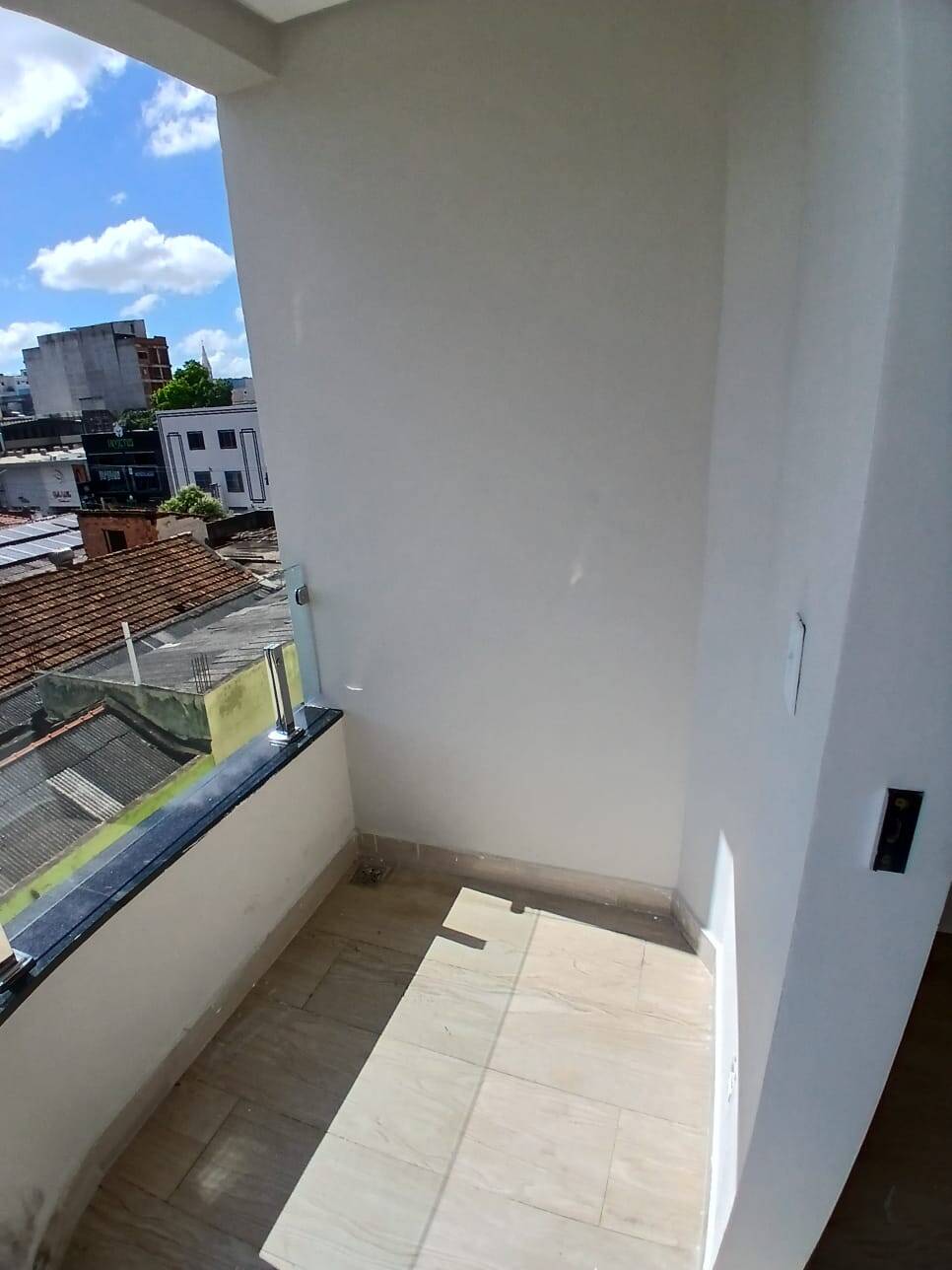 Alugo apto no 3º andar com cobertura