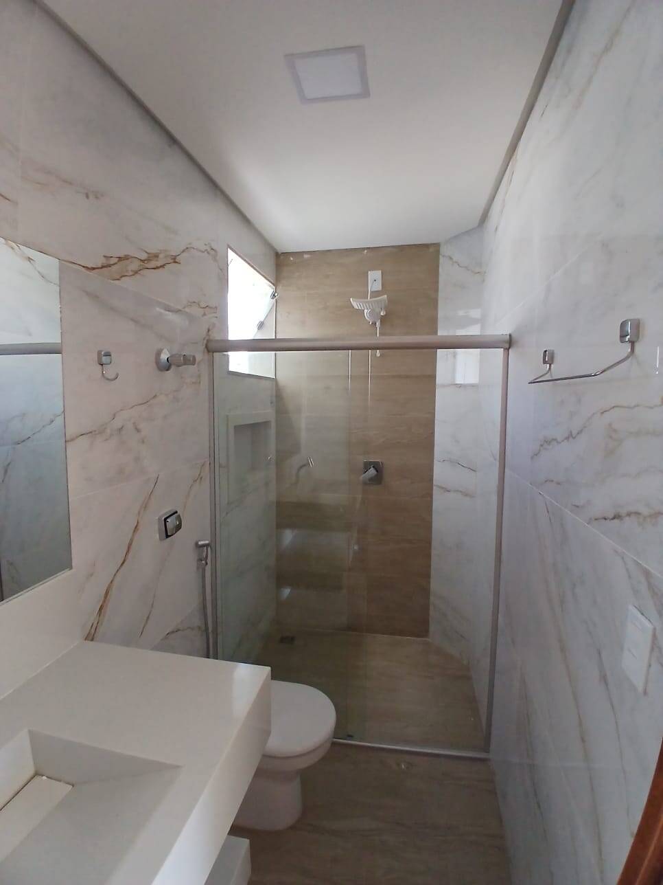 Alugo apto no 3º andar com cobertura