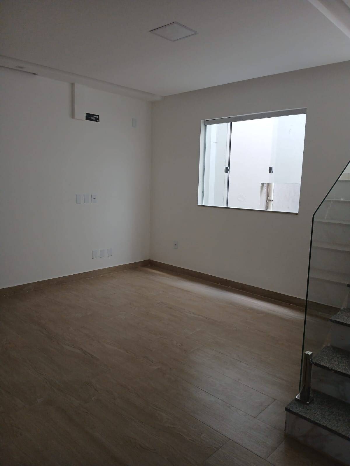 Alugo apto no 3º andar com cobertura