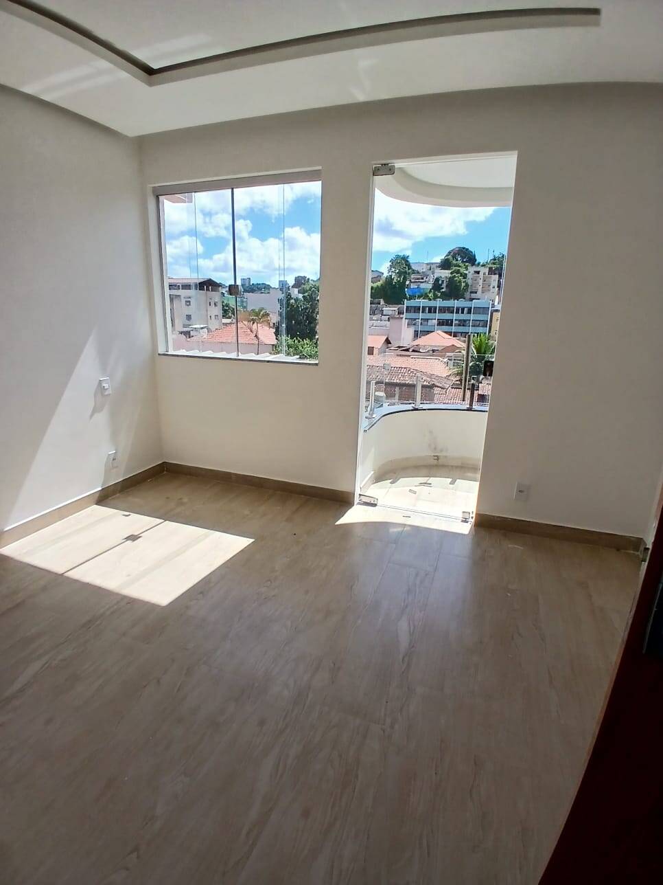 Alugo apto no 3º andar com cobertura